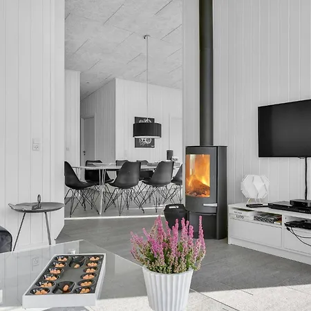 Holiday home 3 Bedroom Stunning Home In Borkop